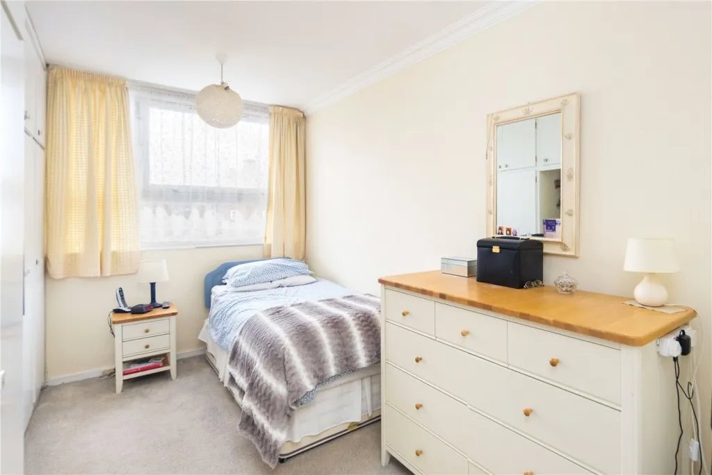 Priory Court, E9, photo 5