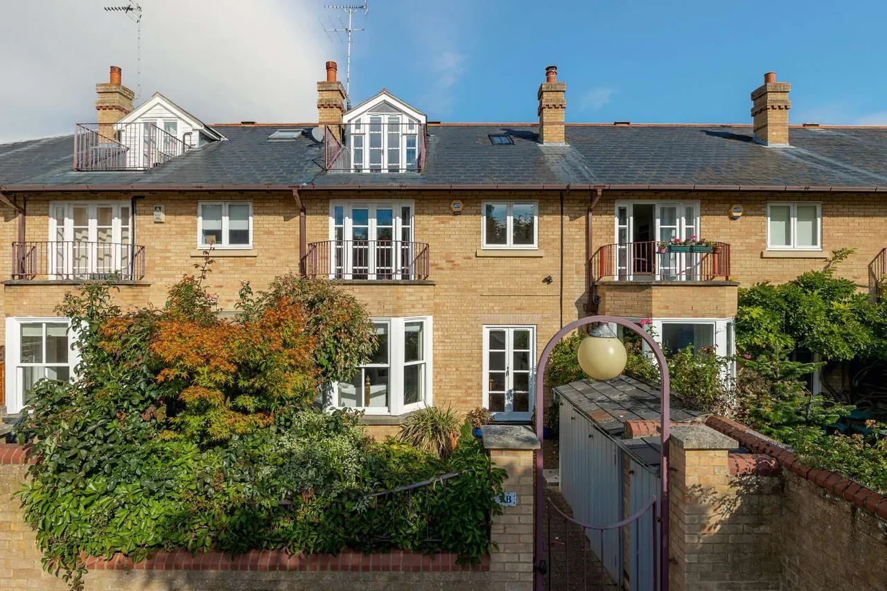 4 bed house for sale, Saxon Street, Cambridge, CB2