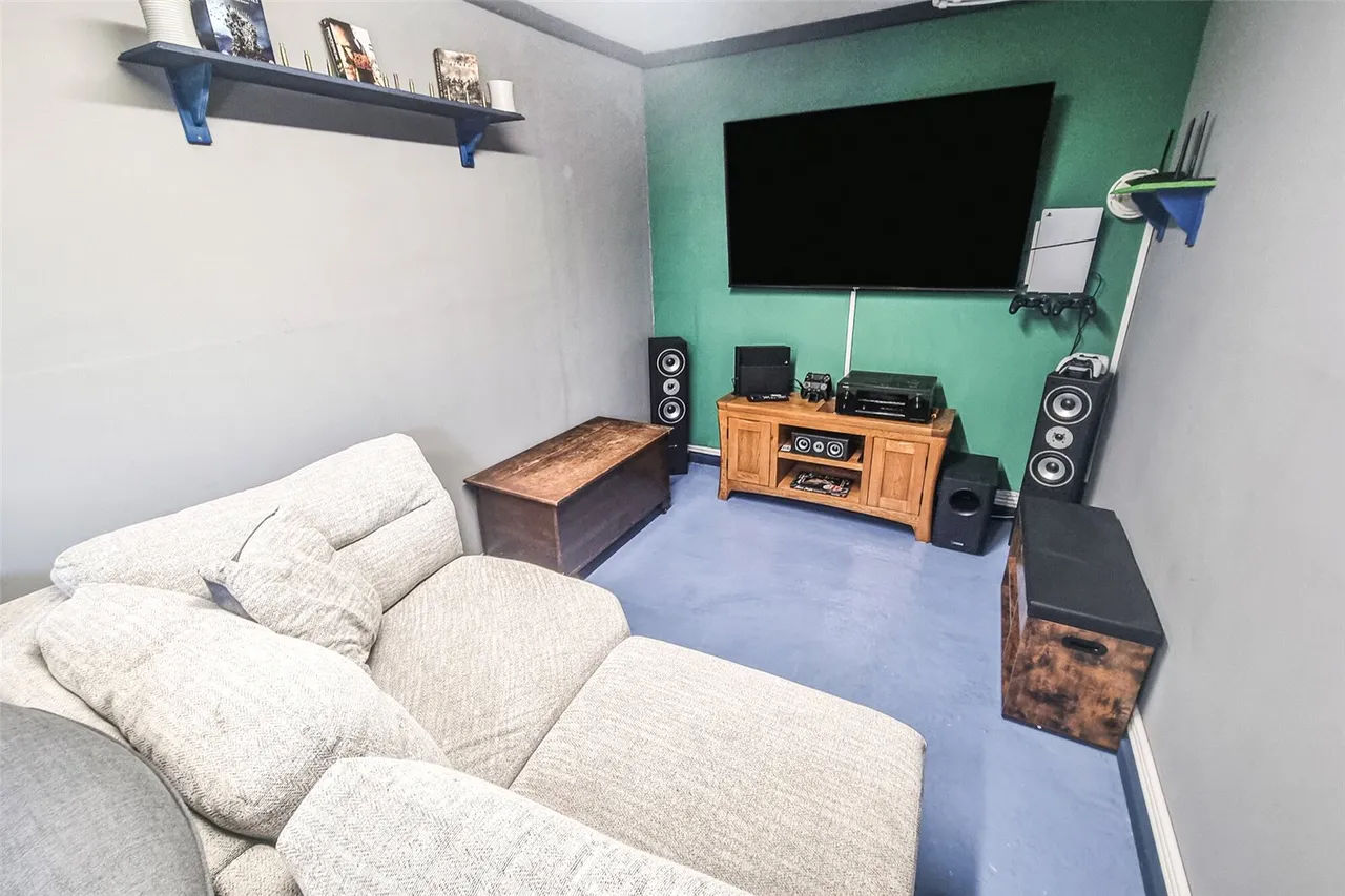 Cross Road, Ash Vale, Guildford, Surrey, GU12 5BQ, photo 20