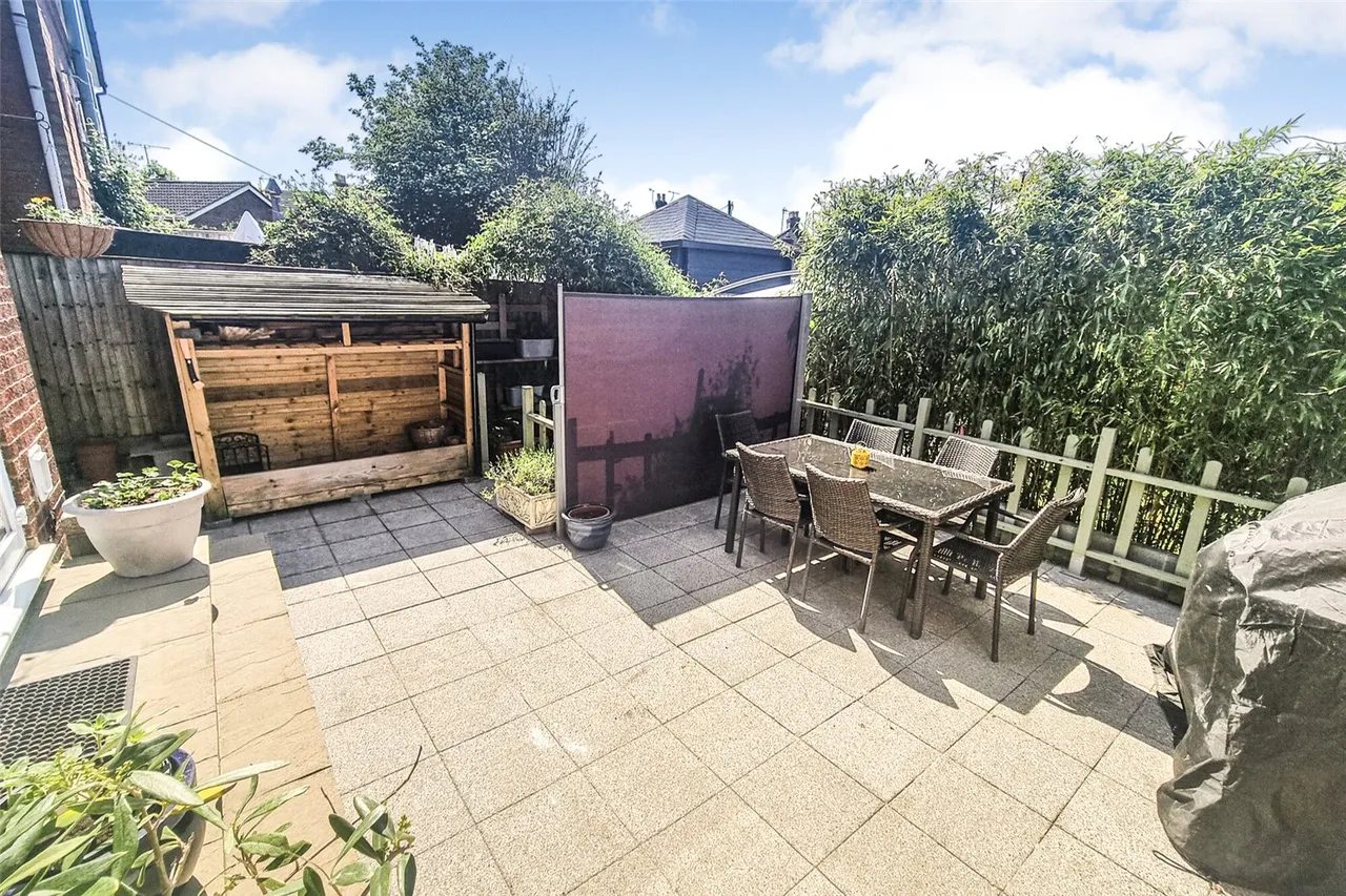 Cross Road, Ash Vale, Guildford, Surrey, GU12 5BQ, photo 22