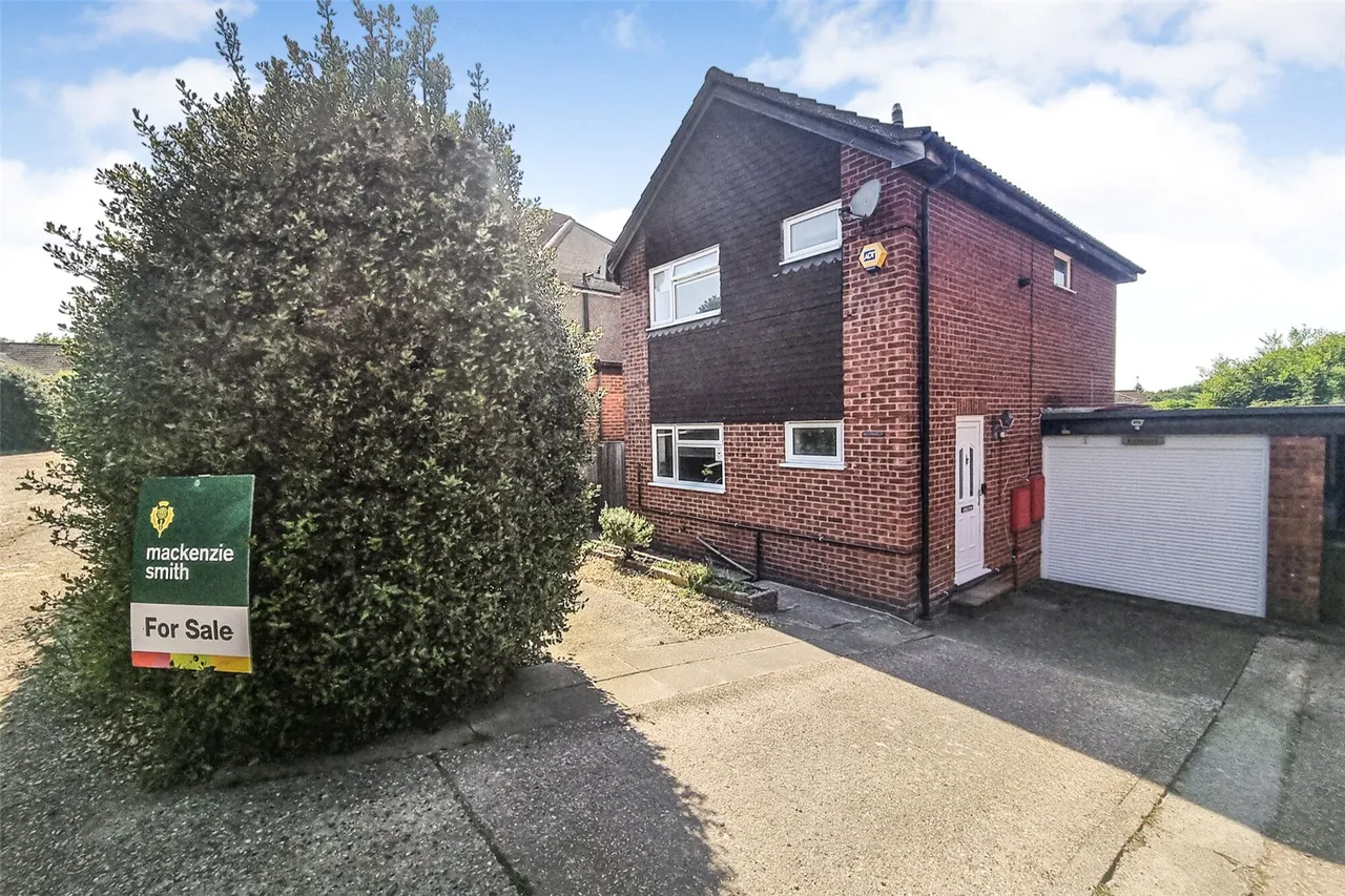 3 bed house for sale — Cross Road, Ash Vale, Guildford, Surrey, GU12 5BQ