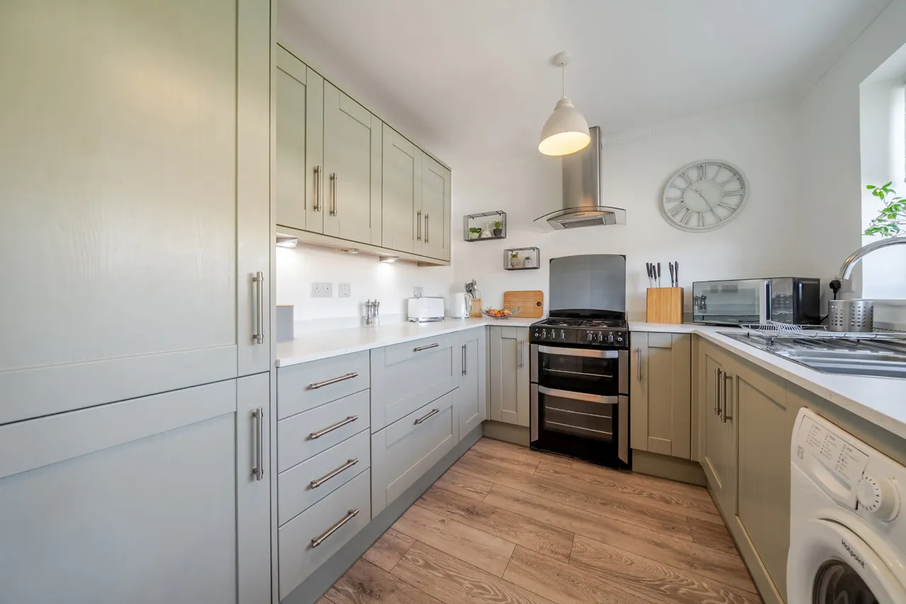 Myrtle Close, DA8, photo 6
