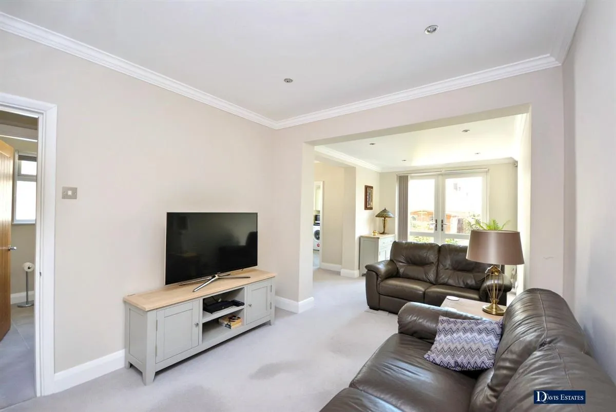 St. Albans Avenue, Cranham, Upminster, RM14, photo 2
