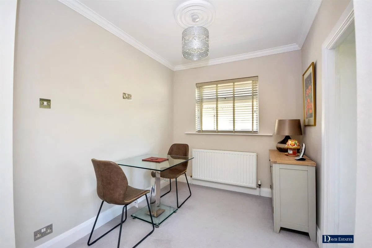 St. Albans Avenue, Cranham, Upminster, RM14, photo 6