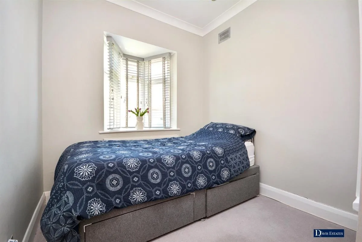St. Albans Avenue, Cranham, Upminster, RM14, photo 8