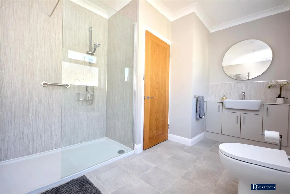 St. Albans Avenue, Cranham, Upminster, RM14, photo 9