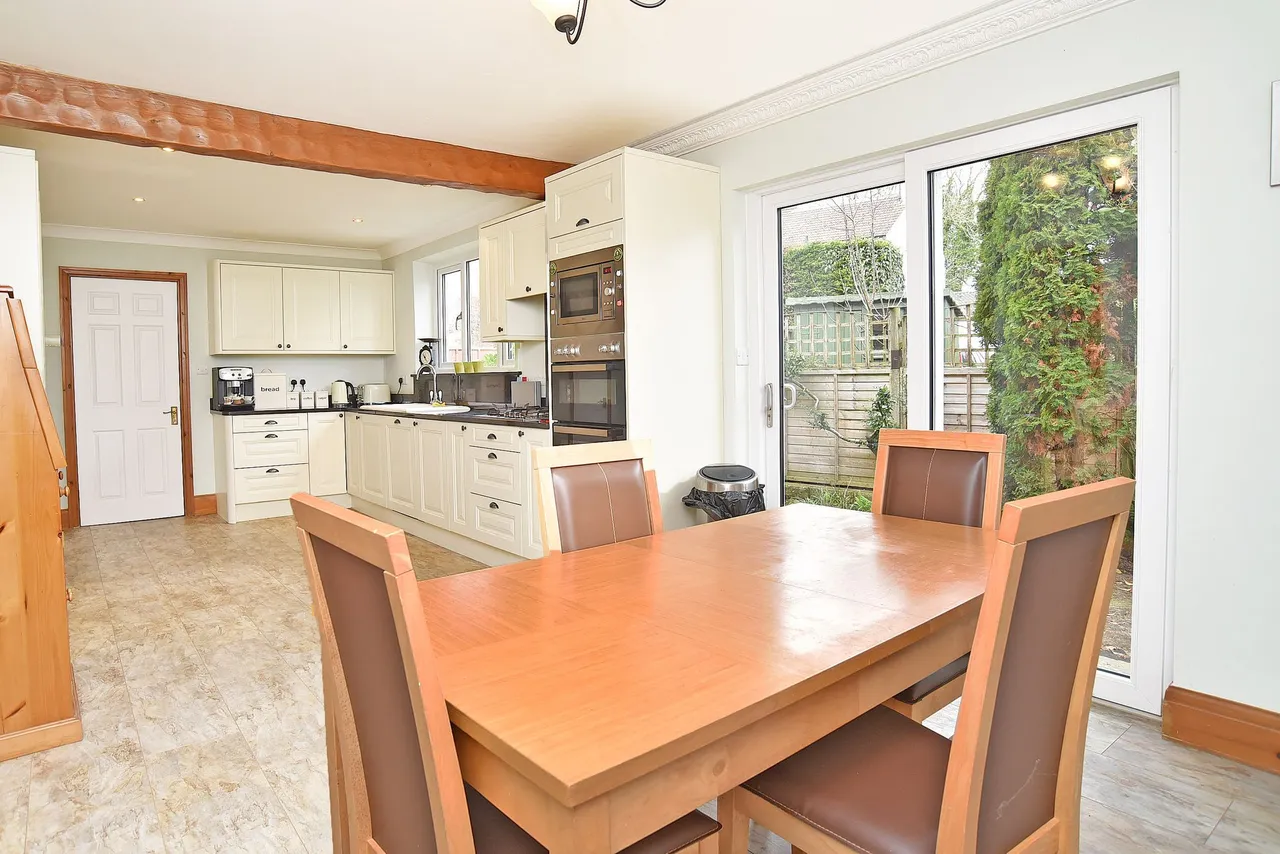 Lower Holly Villa Grange Road, Dacre Banks, HG3, photo 3