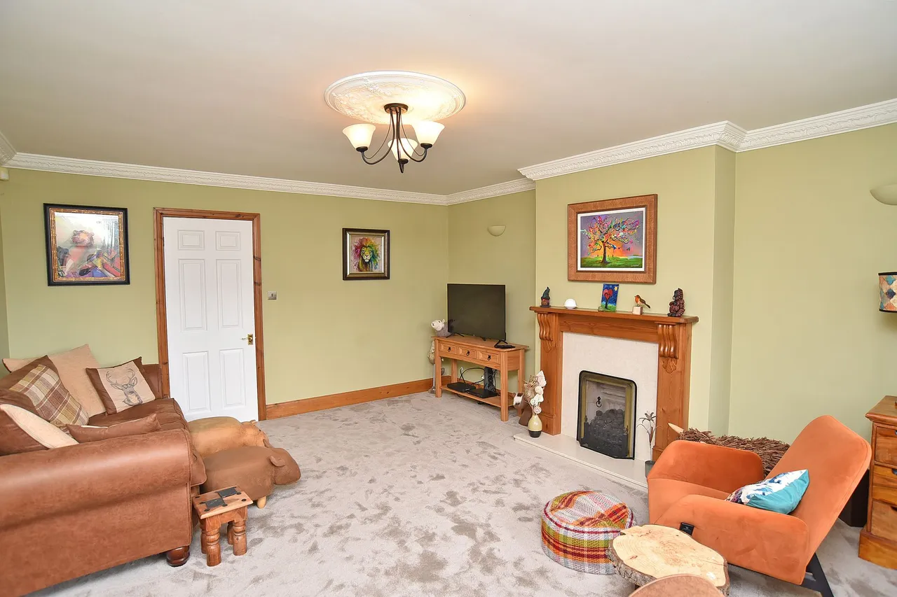 Lower Holly Villa Grange Road, Dacre Banks, HG3, photo 4