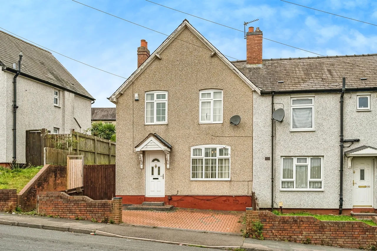 3 bed house for sale — Watsons Green Road, Dudley