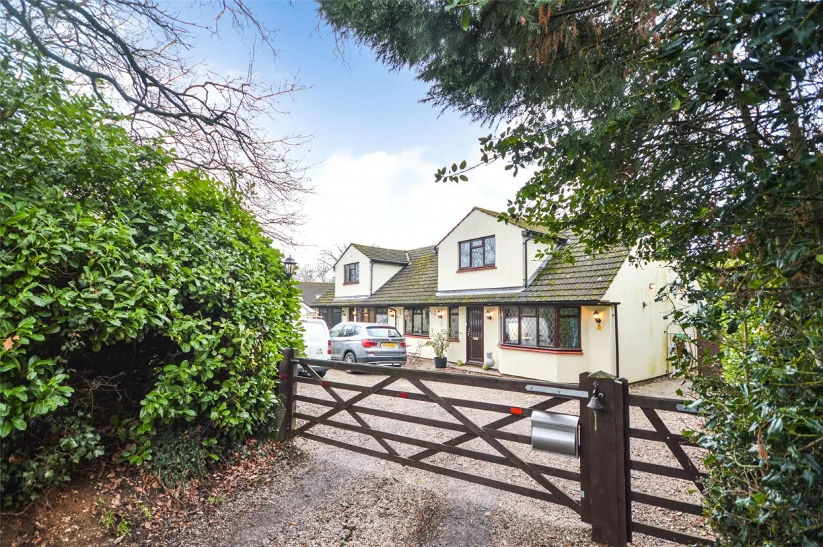 5 bed house for sale, House Under Offer with 5 bedrooms in Dell Lane, Little Hallingbury, CM22