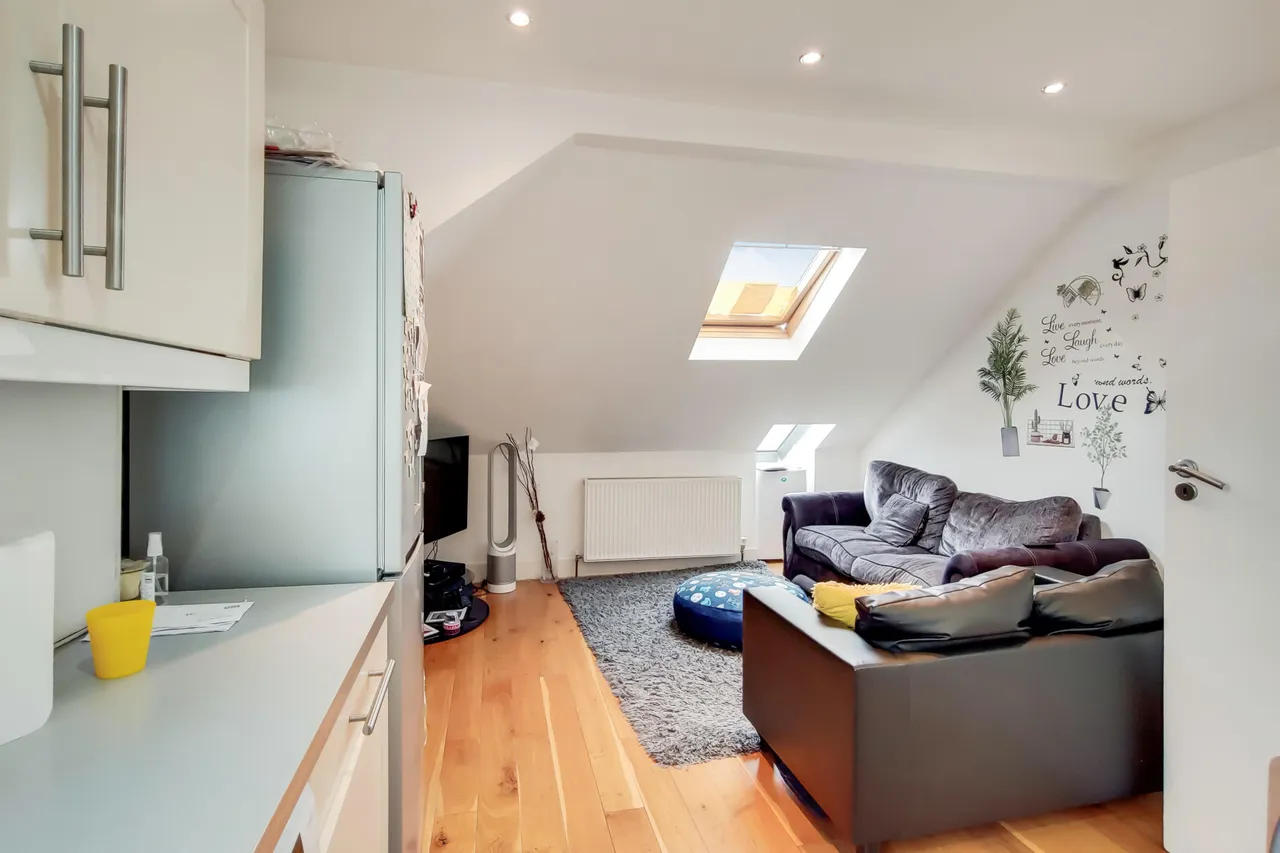 St Julians Farm Road, West Norwood, photo 3