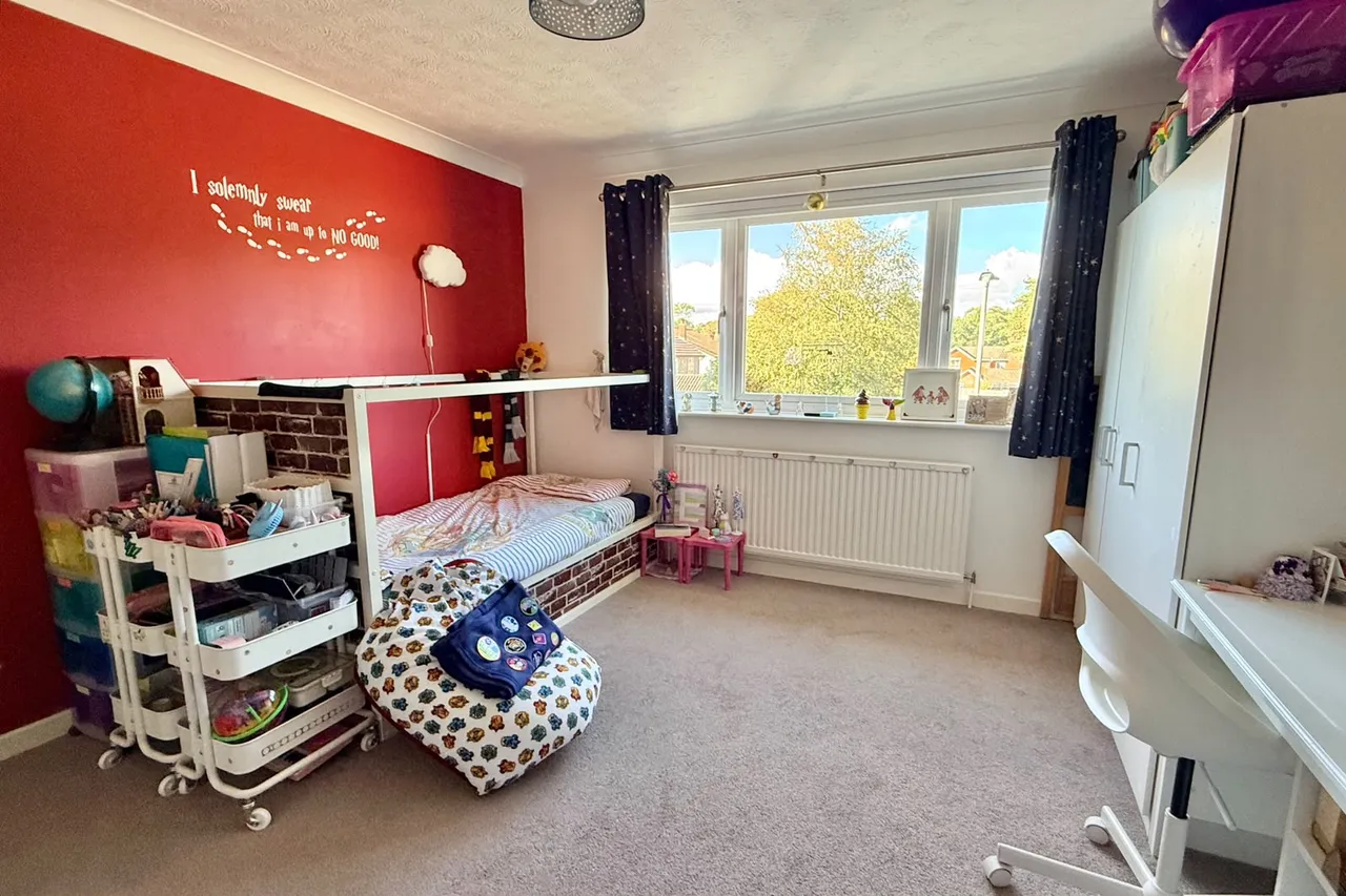 Fernwood Close, Ringwood, BH24, photo 22