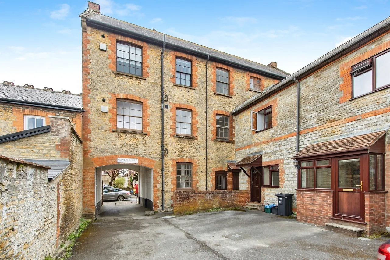 Glovers Close, Milborne Port, DT9, photo 6