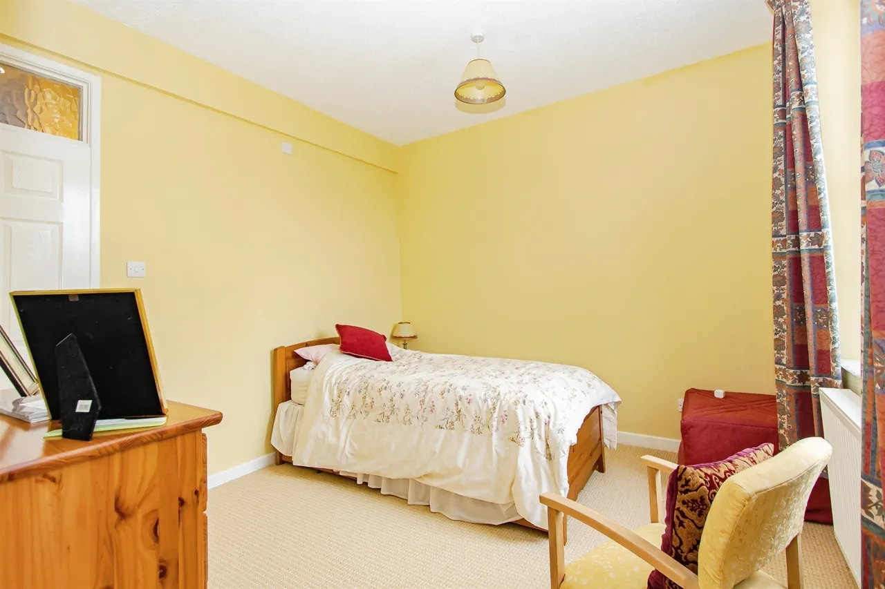 Glovers Close, Milborne Port, DT9, photo 10