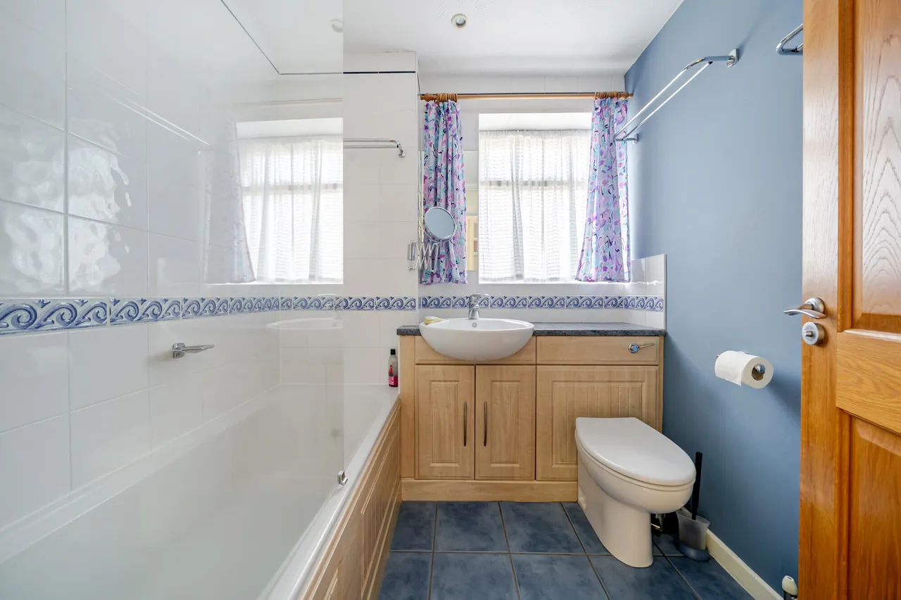 Mower Place, Cranleigh, GU6, photo 10