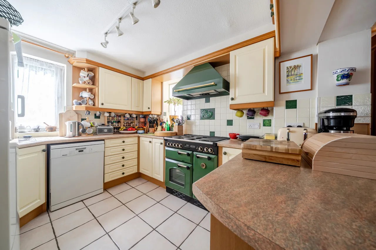 Mower Place, Cranleigh, GU6, photo 3