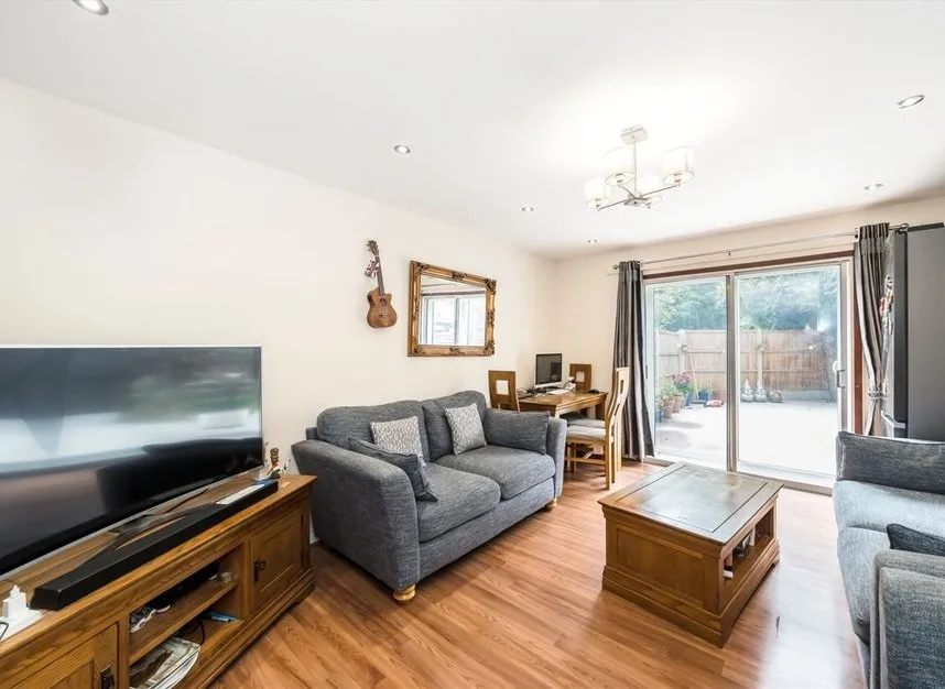 Weavers Close, Isleworth, TW7, photo 2