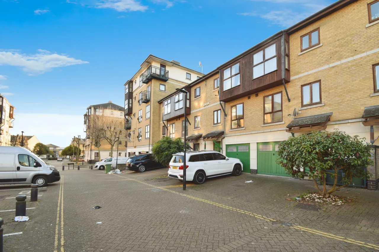 Hardy Avenue, London, E16, photo 14