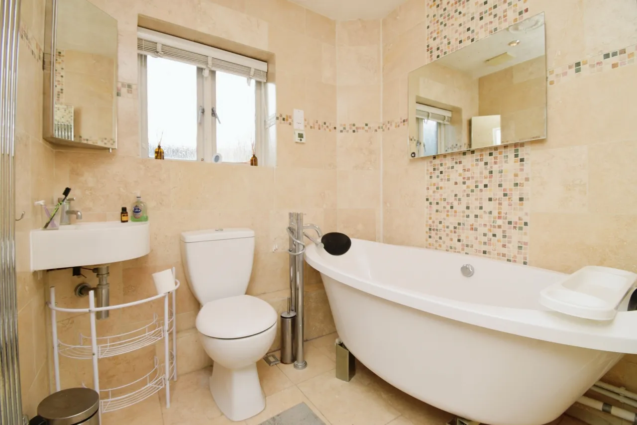 Hardy Avenue, London, E16, photo 12