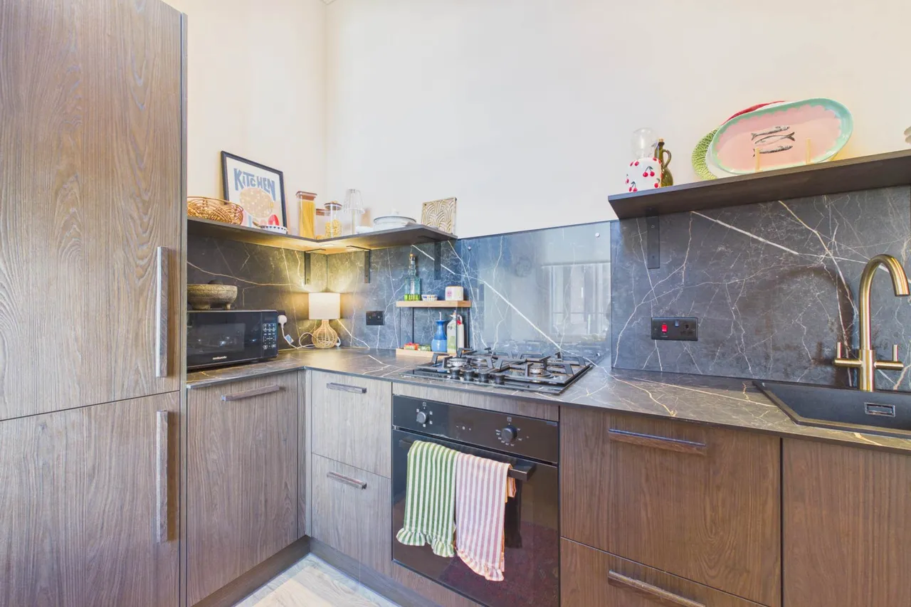 Gartloch Avenue, Glasgow, photo 10