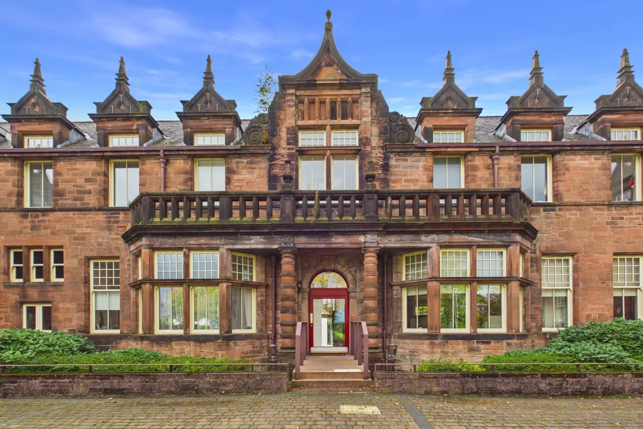 2 bed flat for sale, Gartloch Avenue, Glasgow