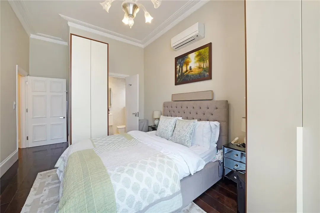 Finchley Road, Hampstead, London, NW3, photo 6