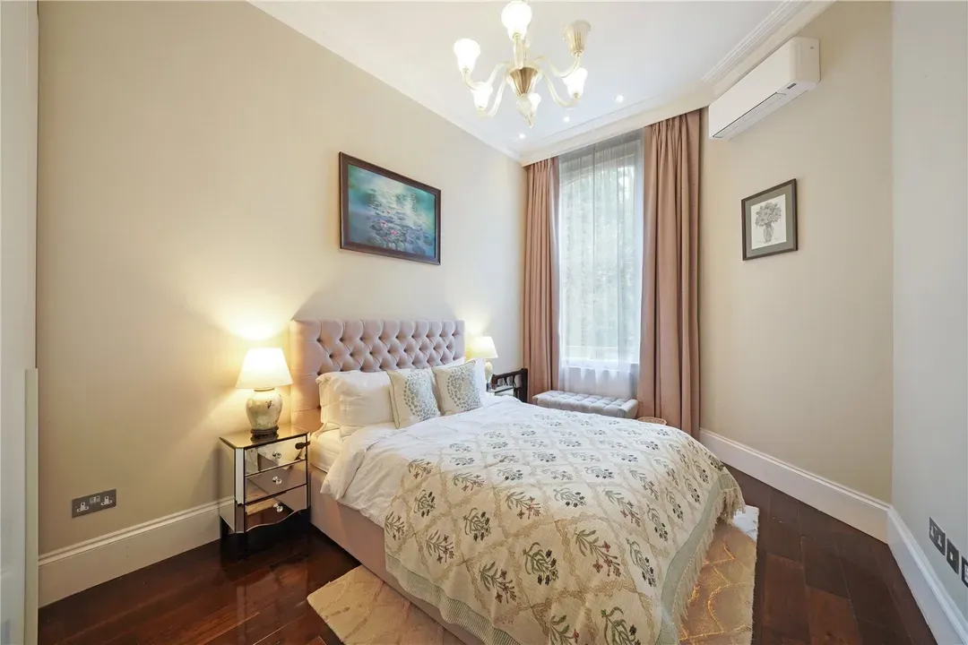 Finchley Road, Hampstead, London, NW3, photo 14