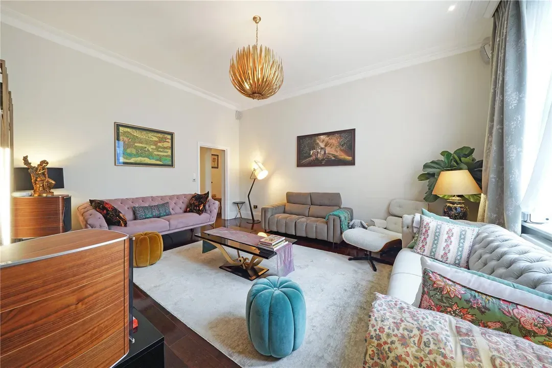 Finchley Road, Hampstead, London, NW3, photo 3