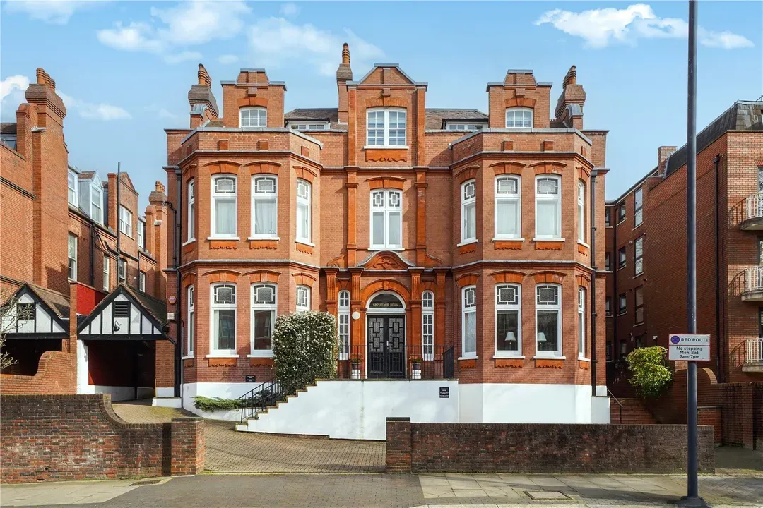Finchley Road, Hampstead, London, NW3, photo 8