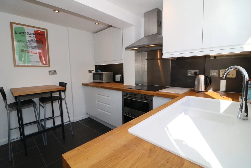 Middle Street, Brockham, RH3, photo 11