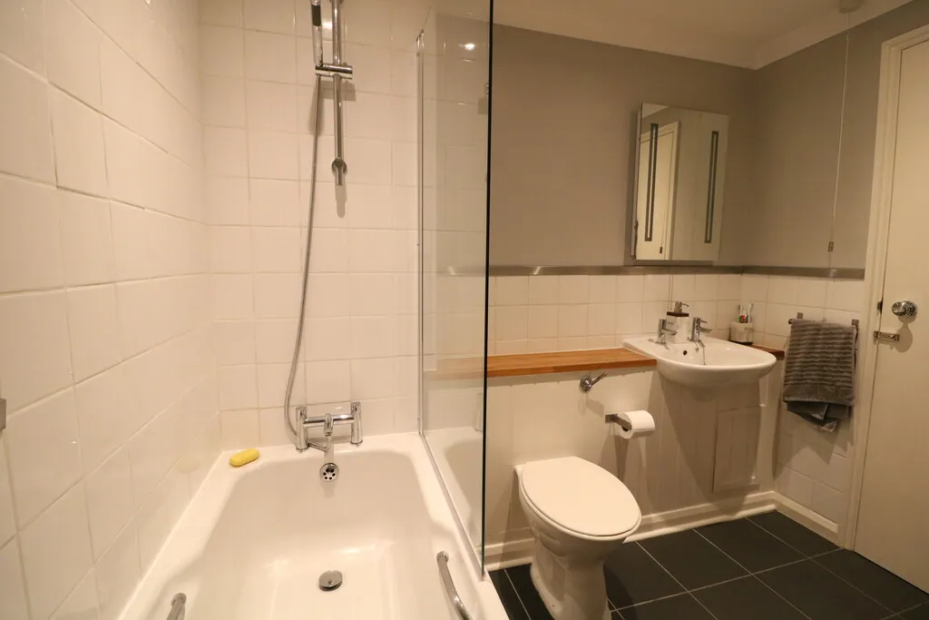 Middle Street, Brockham, RH3, photo 8