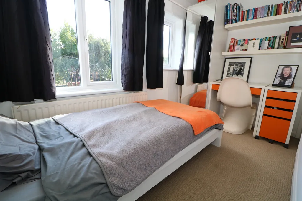 Middle Street, Brockham, RH3, photo 6