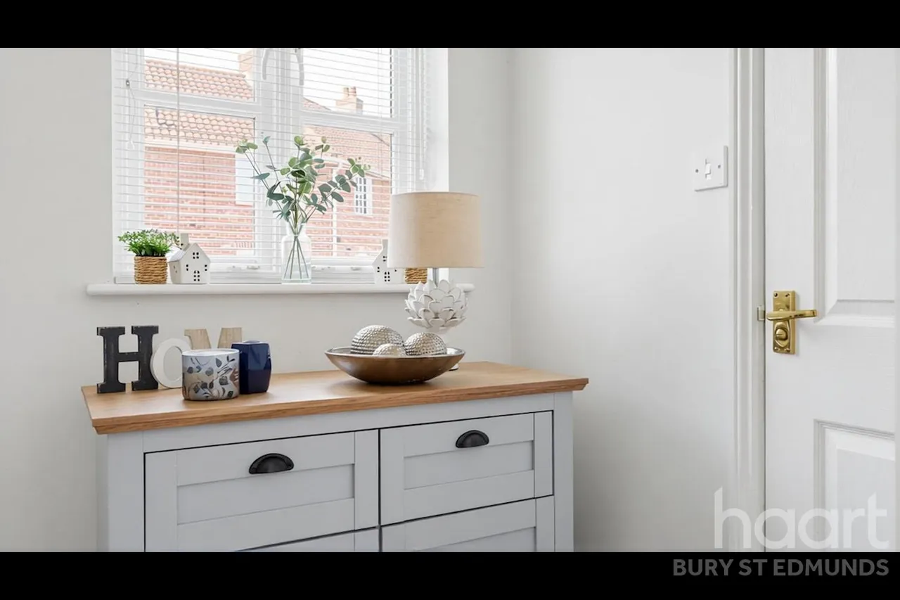Coltsfoot Crescent, Bury St Edmunds, IP32, photo 7