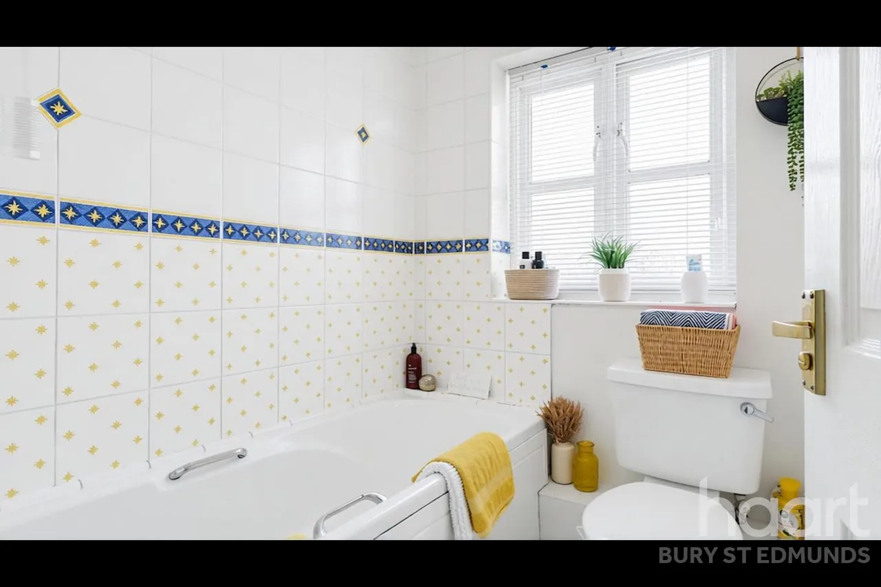 Coltsfoot Crescent, Bury St Edmunds, IP32, photo 10
