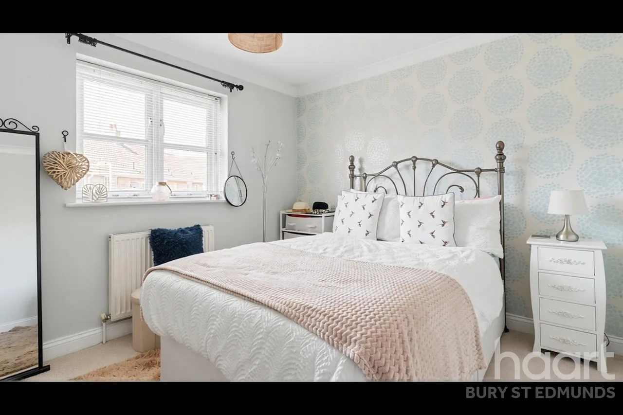 Coltsfoot Crescent, Bury St Edmunds, IP32, photo 8