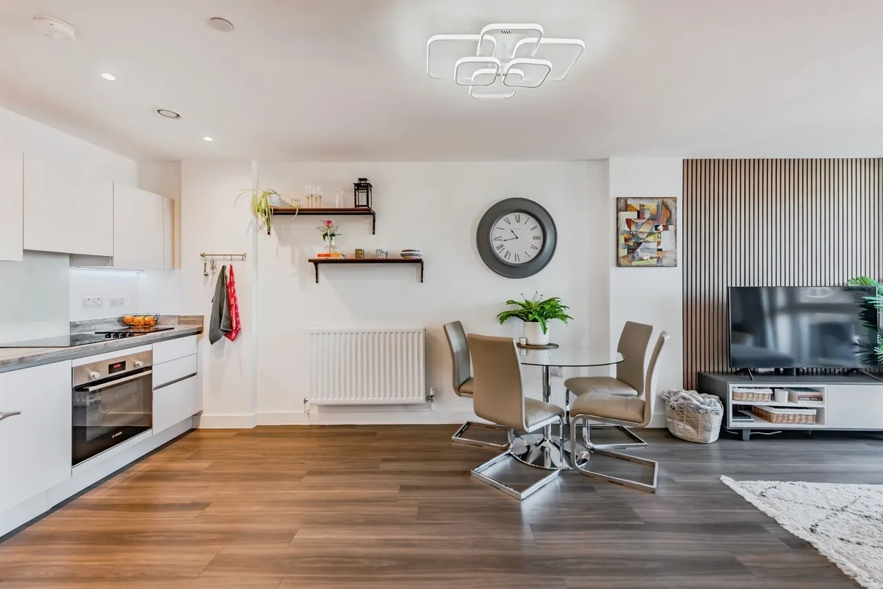 Marketfield Way, Redhill, RH1, photo 9