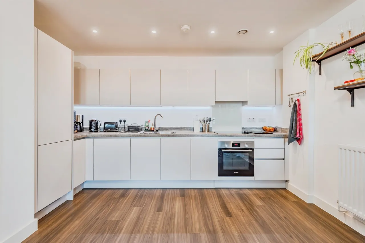 Marketfield Way, Redhill, RH1, photo 5
