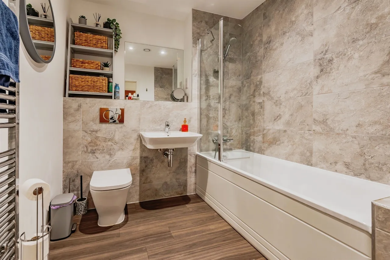 Marketfield Way, Redhill, RH1, photo 14