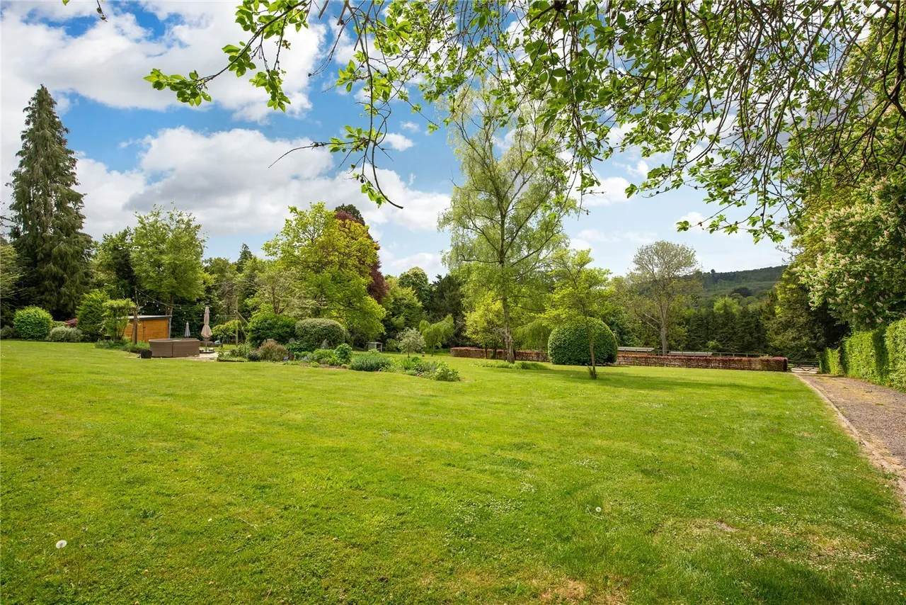 Fredley Park, Mickleham, RH5, photo 23