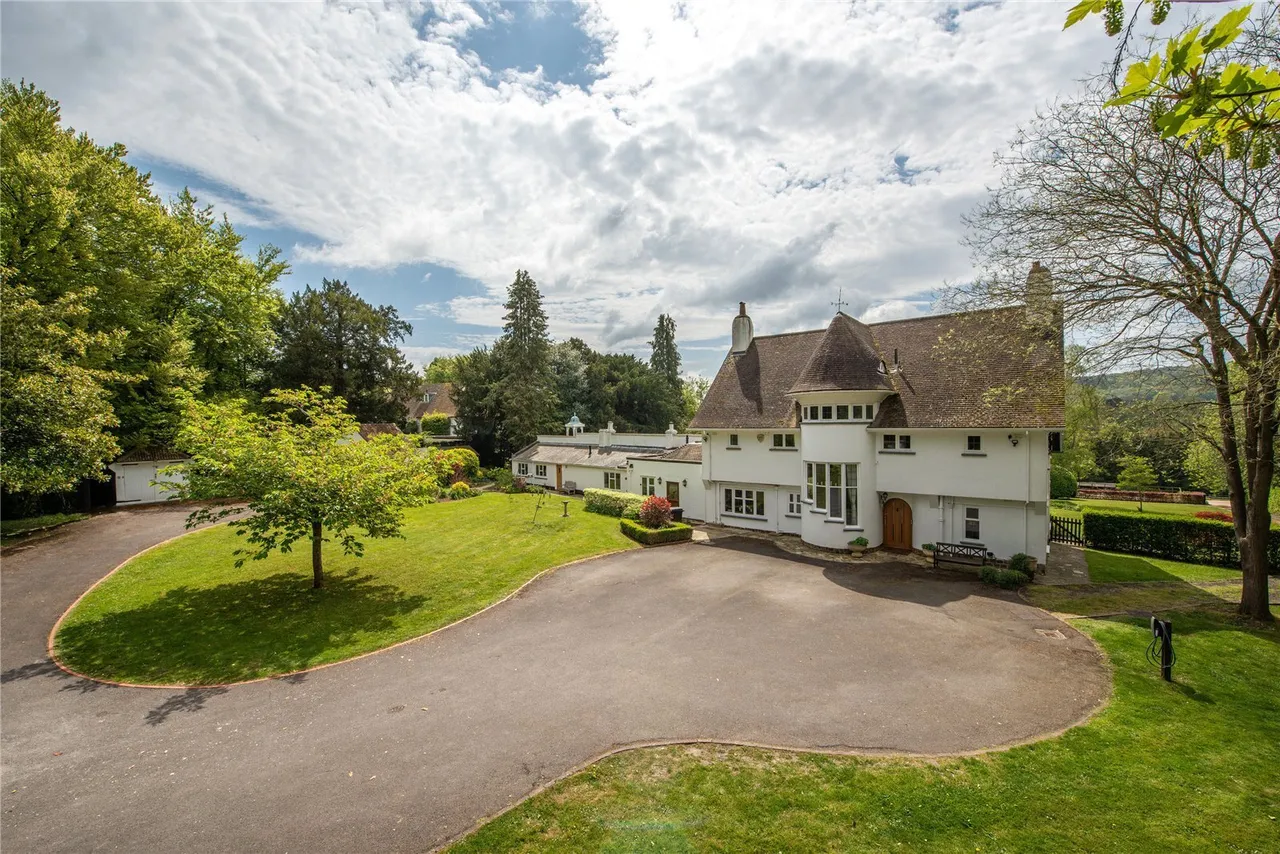 Fredley Park, Mickleham, RH5, photo 2