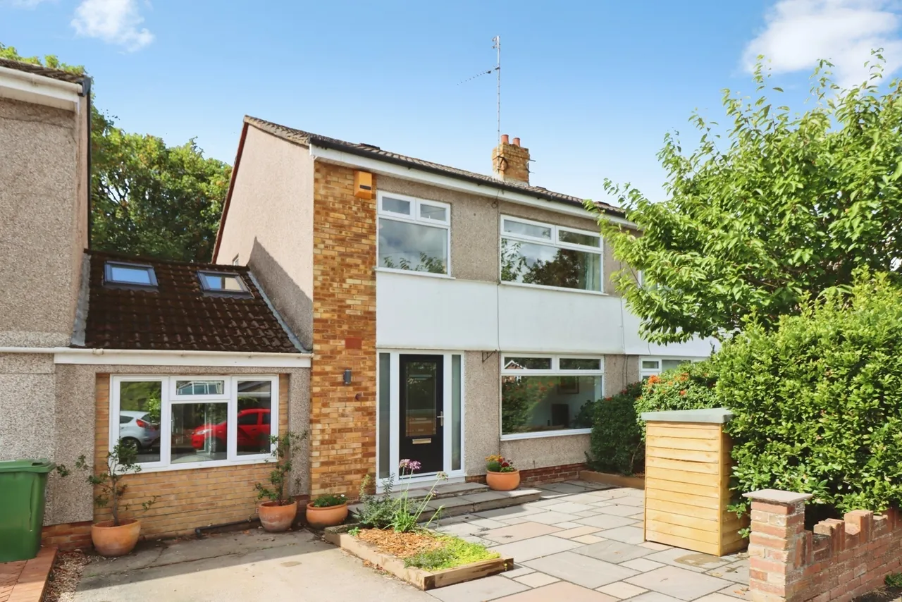 3 bed house for sale — Grange Drive, Downend, Bristol, BS16