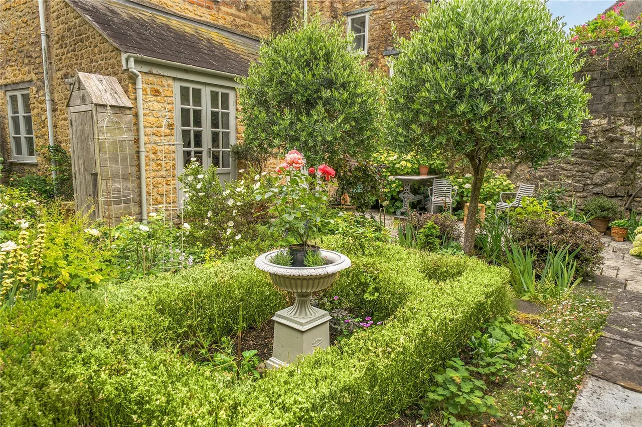 Fleet Street, Beaminster, DT8, photo 28