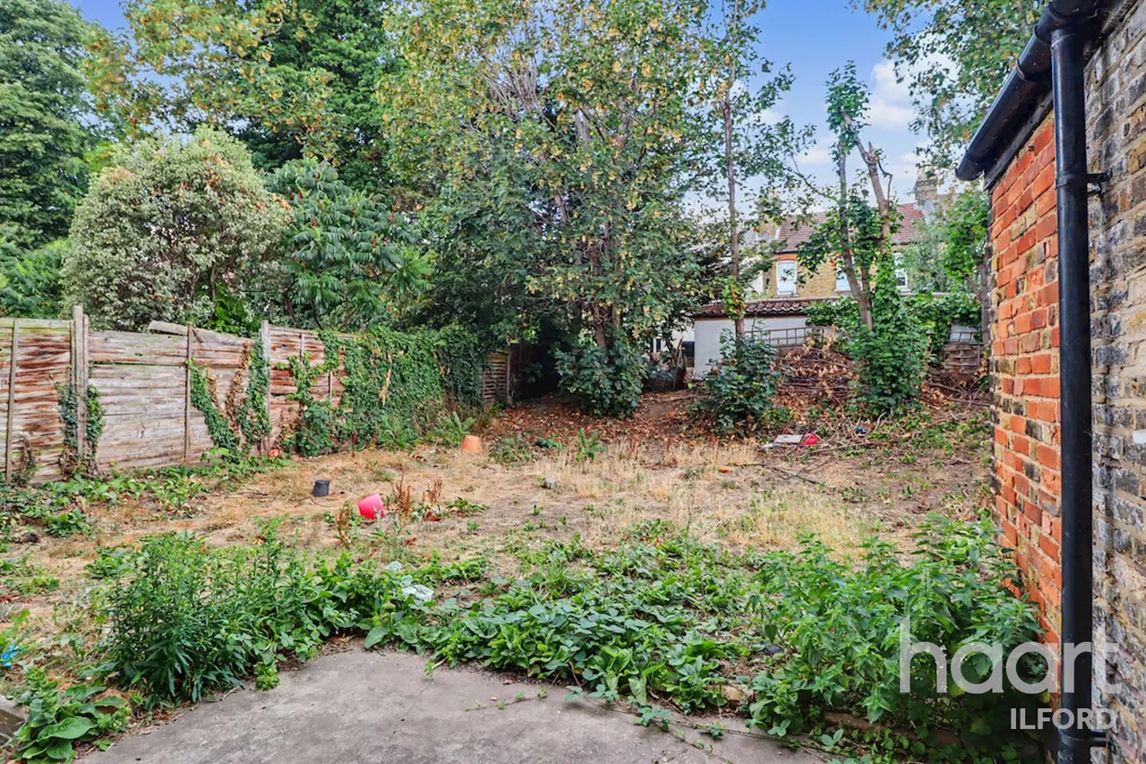 Seymour Gardens, Ilford, IG1, photo 5
