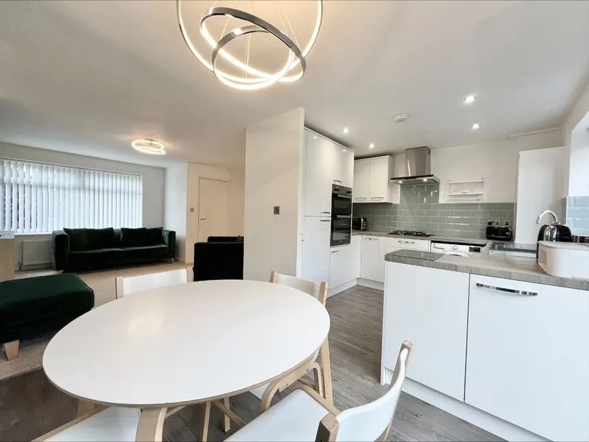 Ribble Drive, Bury, BL9, photo 2