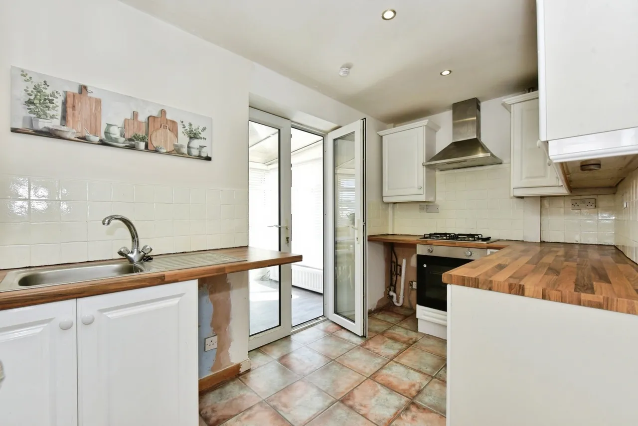 Welbury Gardens, Halfway, Sheffield, South Yorkshire, S20, photo 2