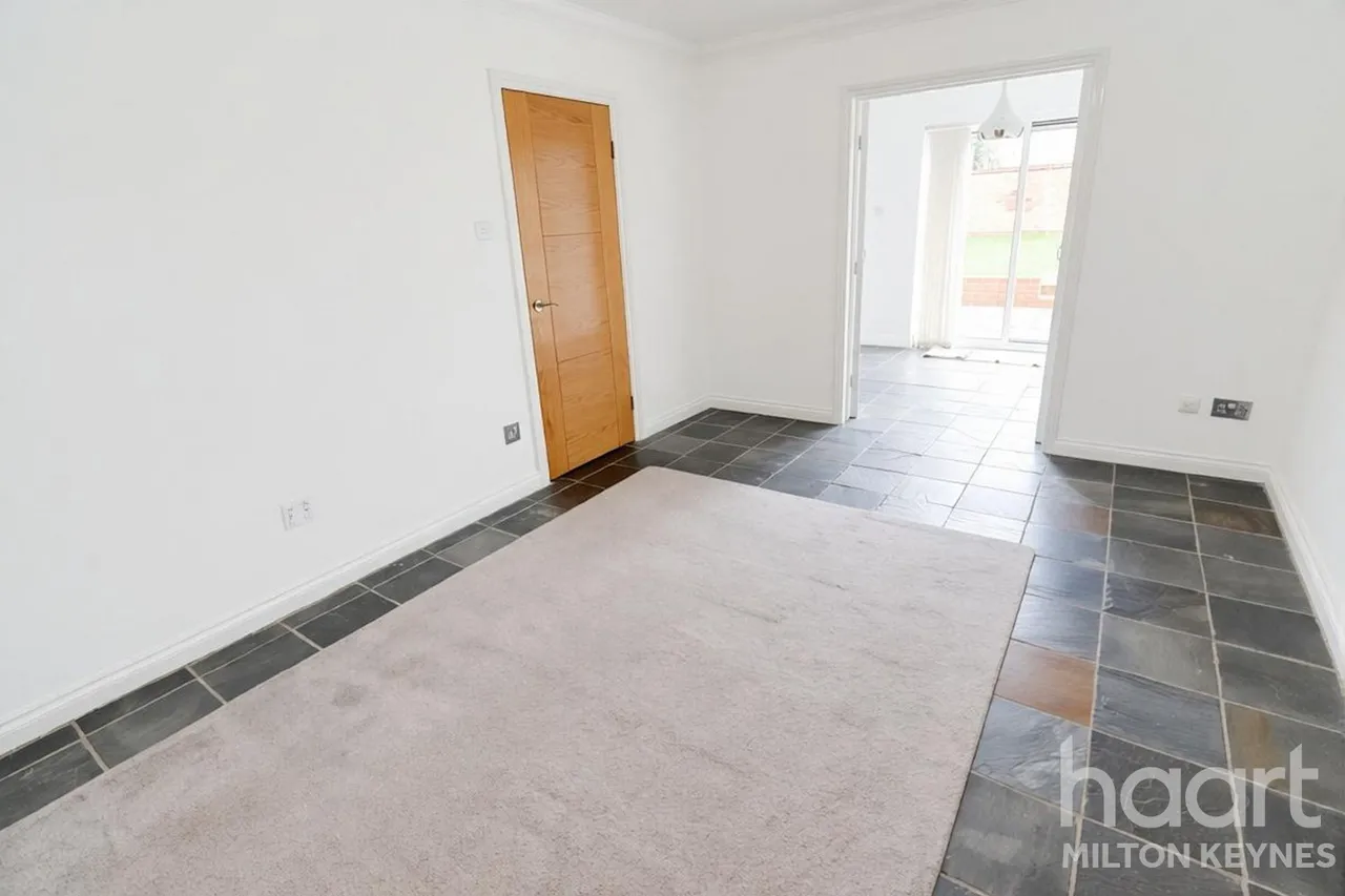 Coldeaton Lane, MK4, photo 4