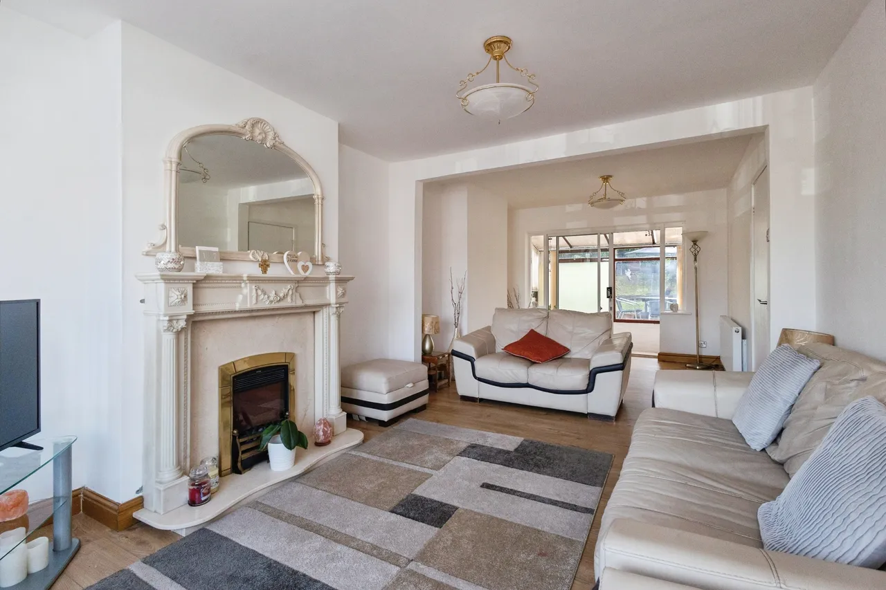 Silverstone Drive, Manchester, M40, photo 4