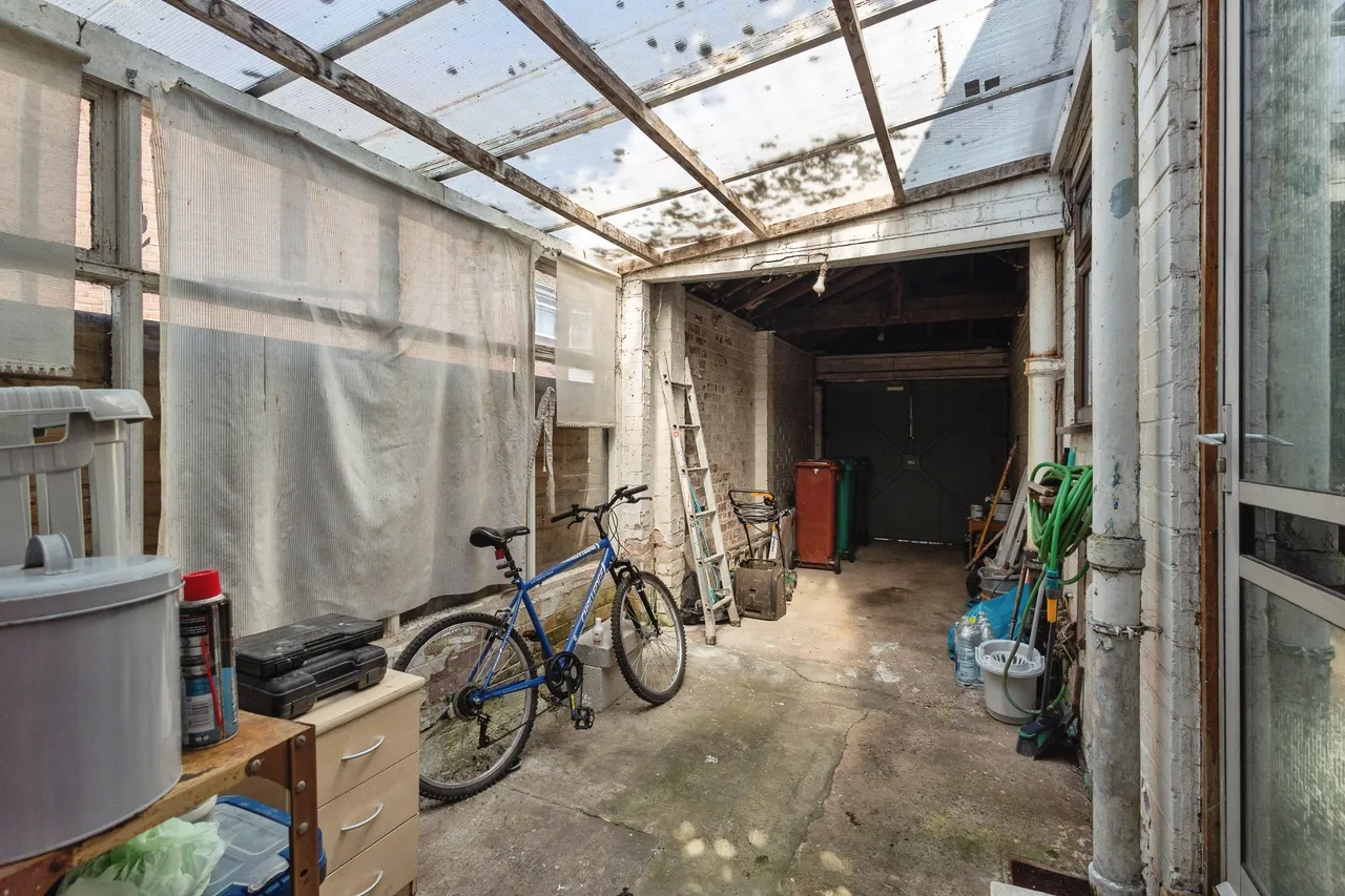 Silverstone Drive, Manchester, M40, photo 12