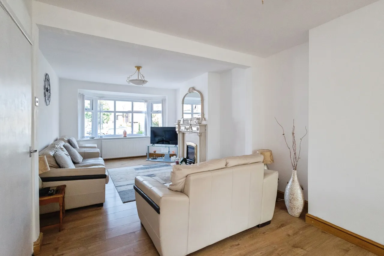 Silverstone Drive, Manchester, M40, photo 5