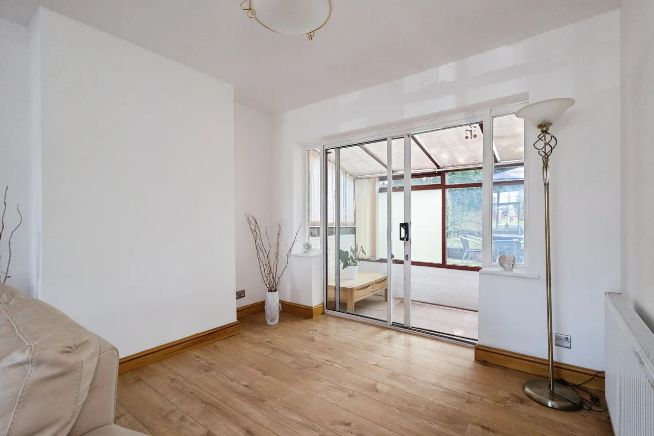 Silverstone Drive, Manchester, M40, photo 6